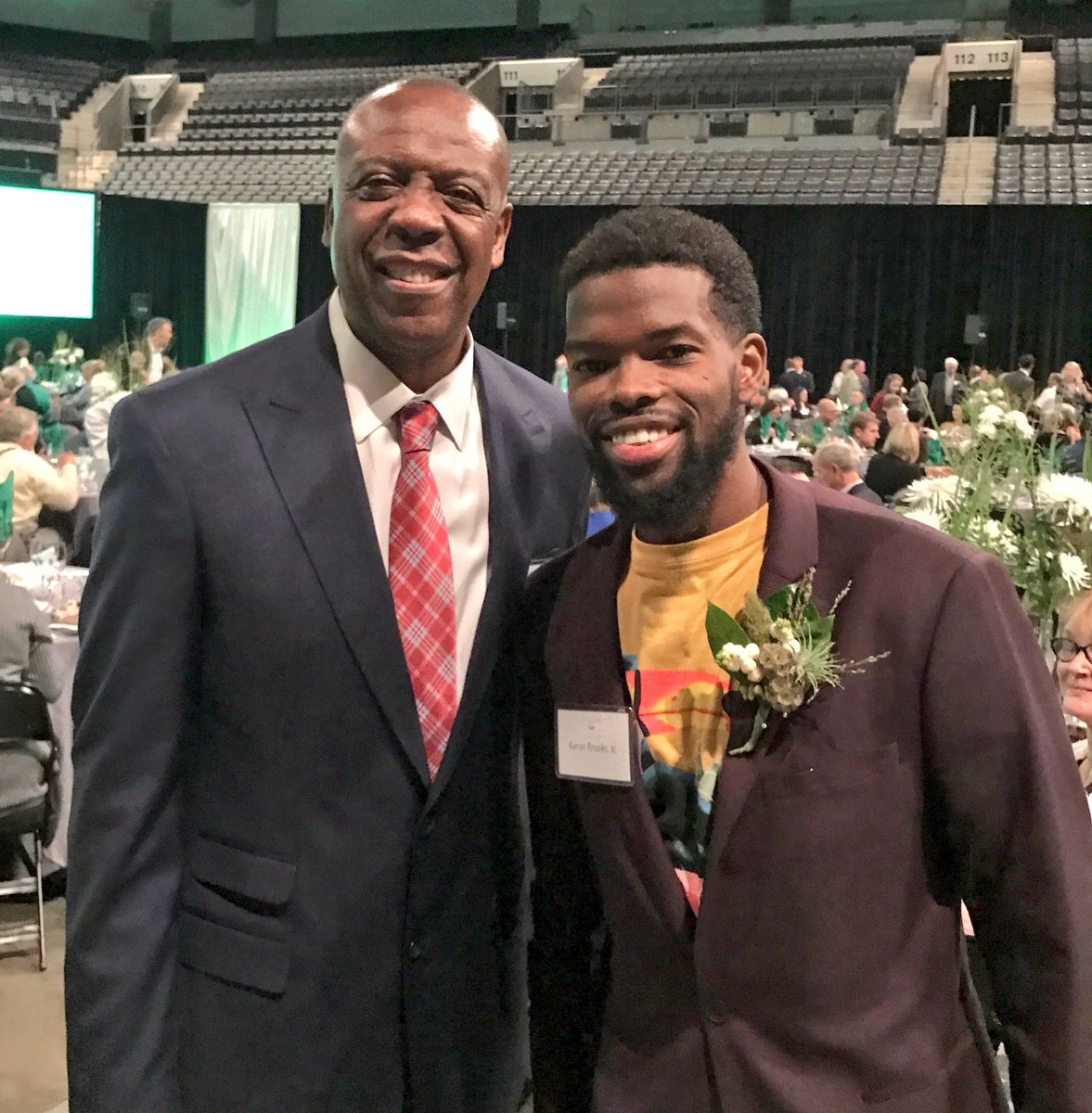 CoachKentWSU's tweet photo. Congratulations to Aaron Brooks on his well-deserved induction into the Oregon Hall of Fame! We haven’t aged a bit! https://t.co/dHahPMPdyH