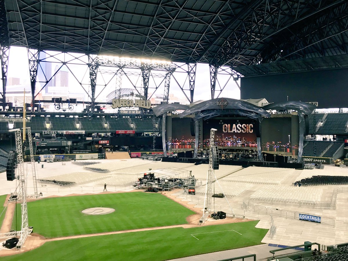 The stage is set! Only ONE HOUR until gates open for #TheClassicNW! Grab last-minute tickets &amp; get more info at livemu.sc/TheClassicNort…