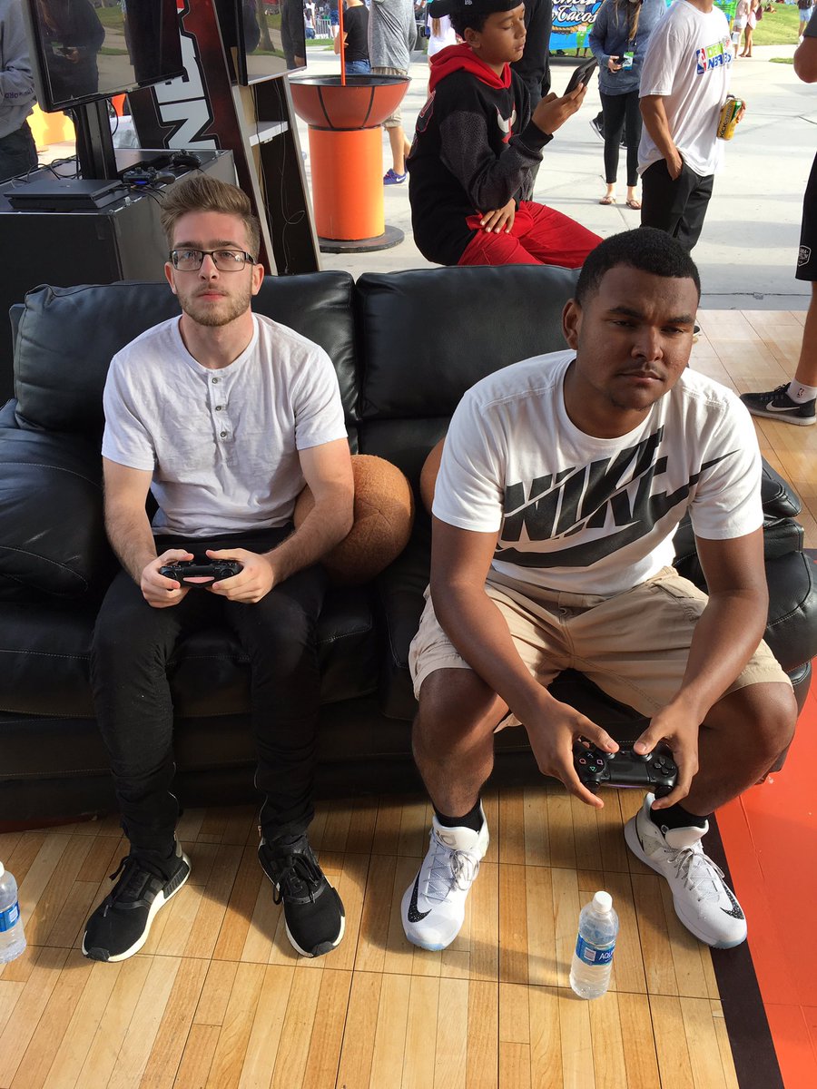 Check out Twitch's live stream of the Finals of the @NBA2K tourney! #DewNBA3X 📺: Twitch.tv/NBA