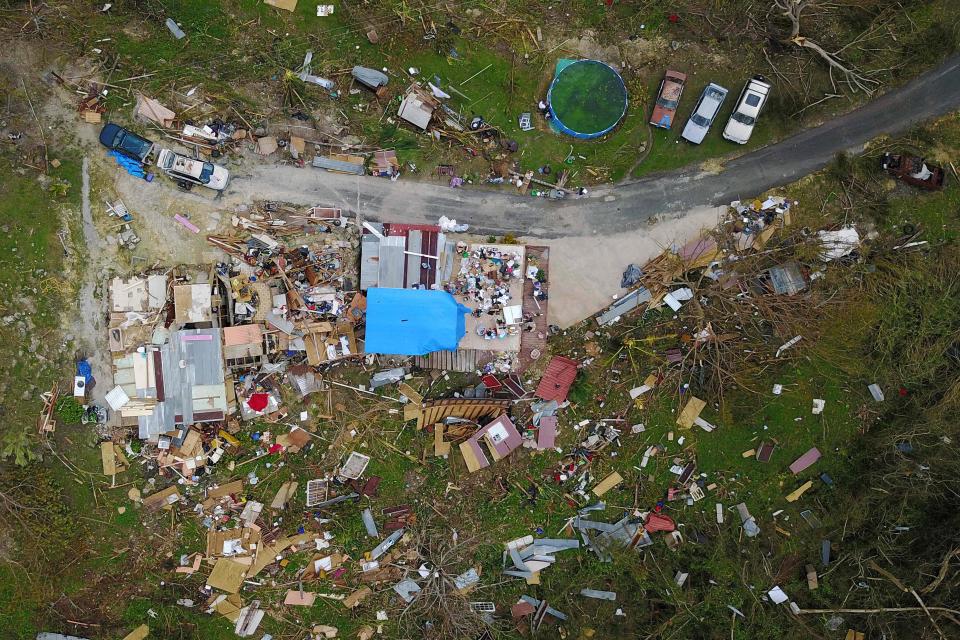 PHOTOS: Damage, destruction and long lines in the town of Corozal, #PuertoRico bit.ly/2xLmfQU?utm_me… https://t.co/2p04DYNOO3