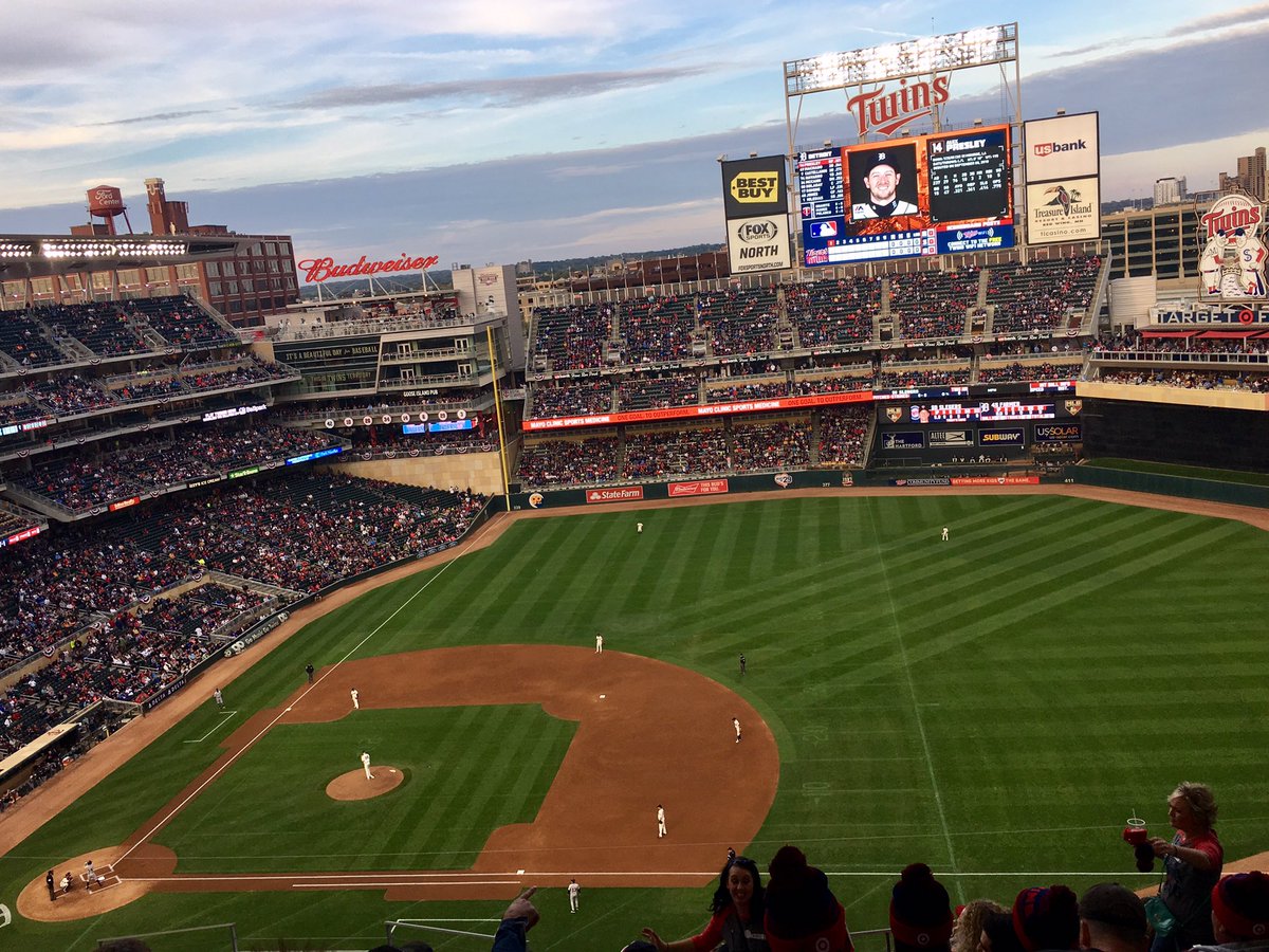 MarquesEversoll's tweet photo. I've never been here before, but Target Field is a pretty cool place. #TwinsPics #Baseball #FreeHat #FromWisconsin https://t.co/AeULiZMlgi