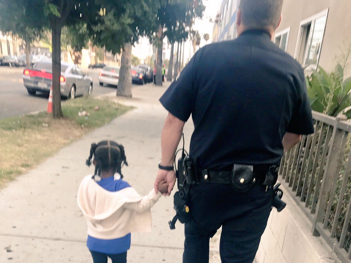 At the end of the day, the human bond will unite us all. Thx Officer Chapman from South LA’s 77th Division for your service 📷LAPDETingirides