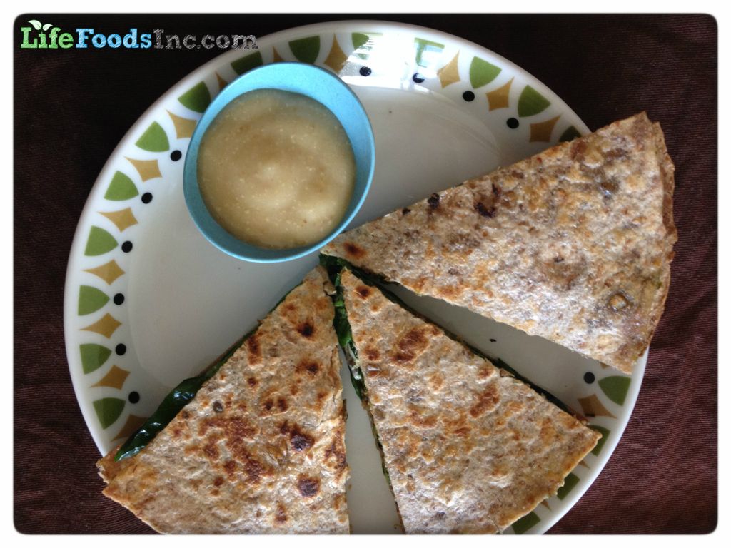 LifeFoodsInc's tweet photo. Quick meal: Superfoods Burger Quesadilla! Cooked Burger + sautéed greens + #vegan cheese. Ten minutes for a tasty meal! #lifefoodsnation https://t.co/ZMES8ApCDU