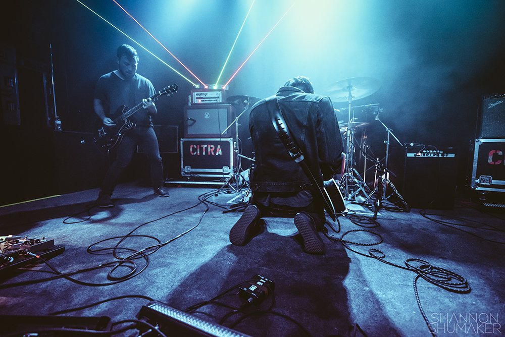 PHOTOS: <a href="/valientamusic/">V A L I E N T A</a> <a href="/CITRA_Band/">CITRA</a> <a href="/TheCoastIsOurs/">TheCoastIsOurs</a> <a href="/MattRouchMusic/">Matt Rouch</a> &amp; <a href="/TheHollow_Music/">The Hollow</a> at @SummitMusicHall: thepreludepress.com/photo-gallerie…