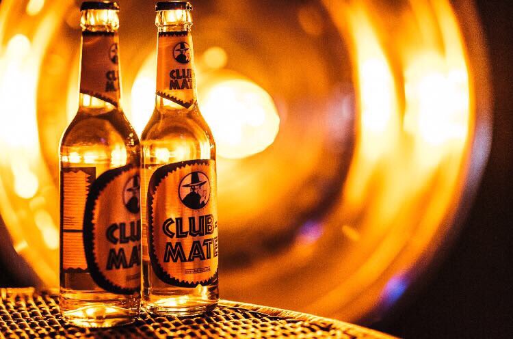 ClubMateChile's tweet photo. Al mal tiempo... #clubmatechile💛 https://t.co/XcygOBemoW
