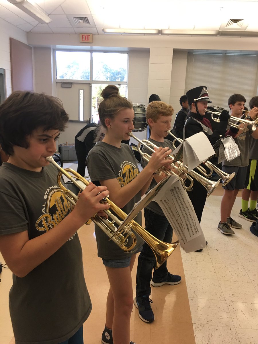 BulldogBand1's tweet photo. @OrangeCoSchools 8th grade 🎺 ready to join CRHS Friday night lights! 🏈 https://t.co/NqbX0Oazj3