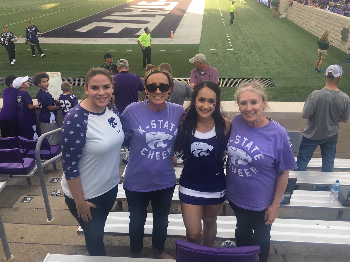 Redskin_Cheer's tweet photo. Got to see Rachel & Katie cheer today. So much love for them! #KStateCheer #GameDay ππ£ https://t.co/ICbv68IT6I