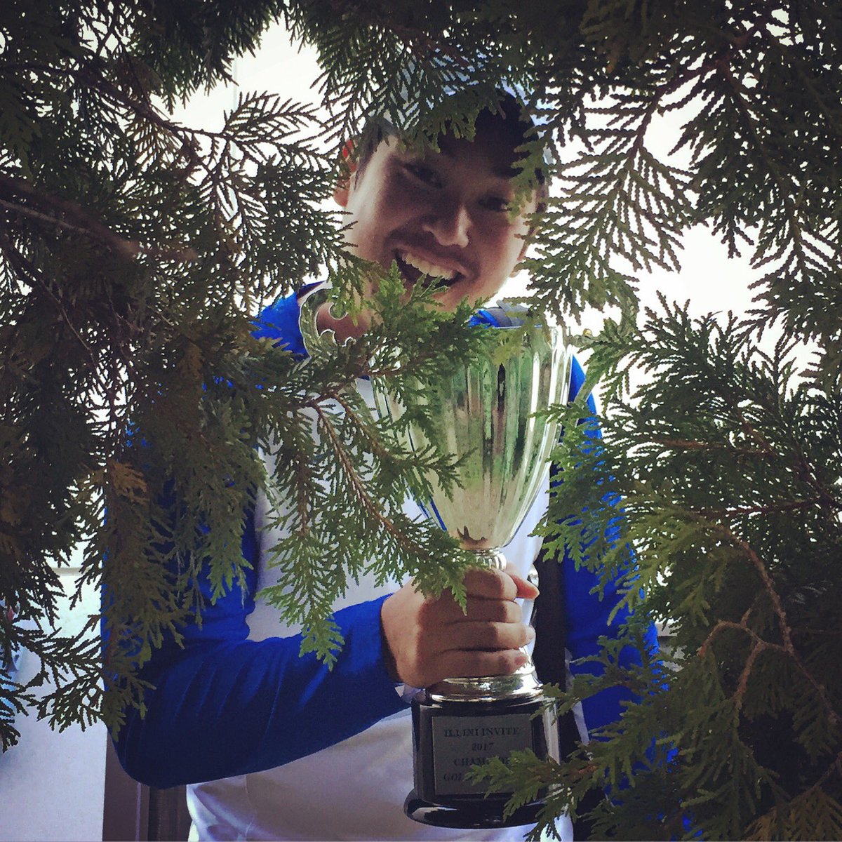 depaultennis's tweet photo. They shouldn't have left the first place trophy unattended with Taka running around. Now he's hiding and won't give it back. #tennisoncampus https://t.co/K6jRDoMCSZ