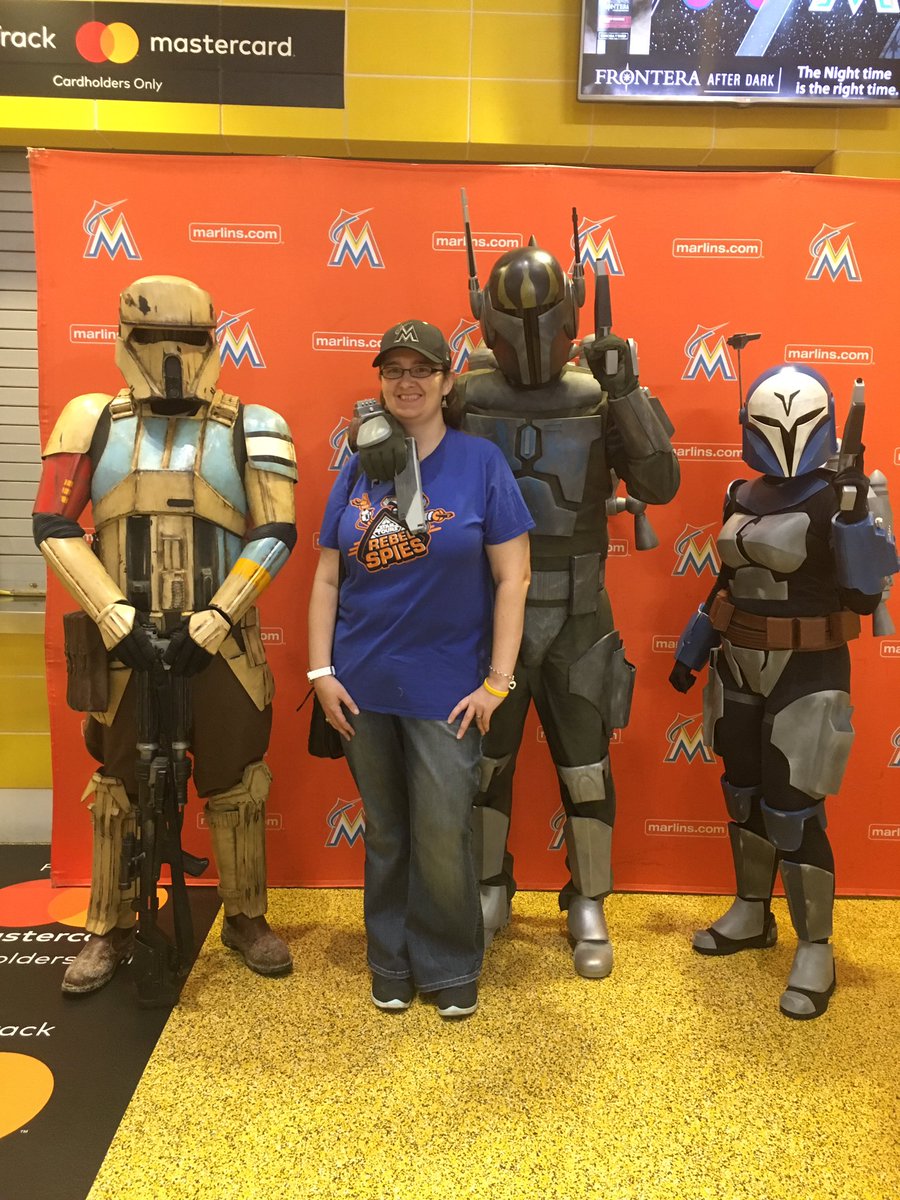 vinyljasmine's tweet photo. Star Wars night @Marlins game. Go fish. #fellsafe https://t.co/bgOWl7Xkyk