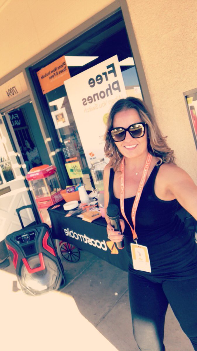 Mel_Marceco's tweet photo. We definitely made some noise over here at #JDWirelessVanBuren. #LoveWhatYouDo #MicSkills #BoostFallFlip #MarcecoOwnsTheMile  @MW_Marceco https://t.co/qyfSdECOJD