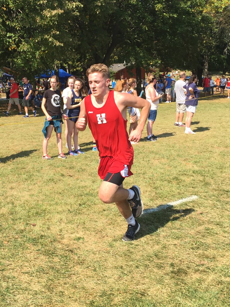 SkipVance23's tweet photo. @HamiltonHighXC Courtesy of this speedster. Congrats on the big day @bennett_vance https://t.co/2PhcSIfK1t