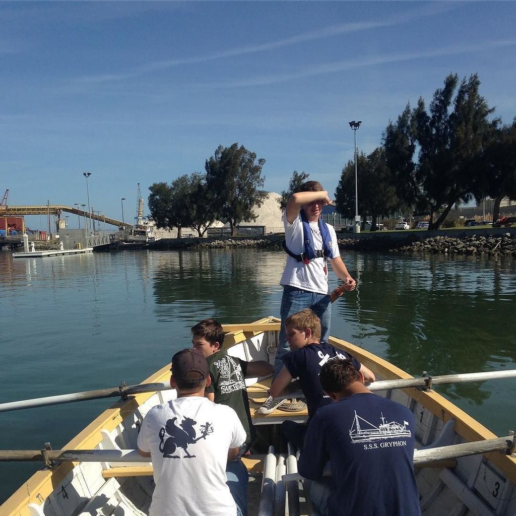 SSSGryphon's tweet photo. Saturday's are meant for rowing #seascouts #getonthewater #whaleboat #rowing https://t.co/RPP2DqEPy5