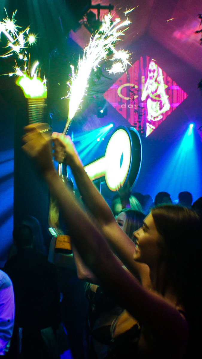 CleHouston's tweet photo. The best way to spend your Saturday ☝️let’s get it! 🗝
#clehouston #theclegroup #cleangels #saturdaynights #clenights #champagne https://t.co/pySrZuq9zV