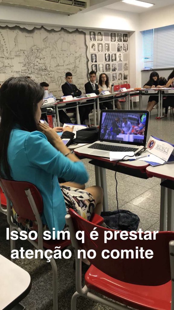 muncsci's tweet photo. Delegada dos EUA vendo caldeirao do huck na sessao https://t.co/xnI34g9kvk