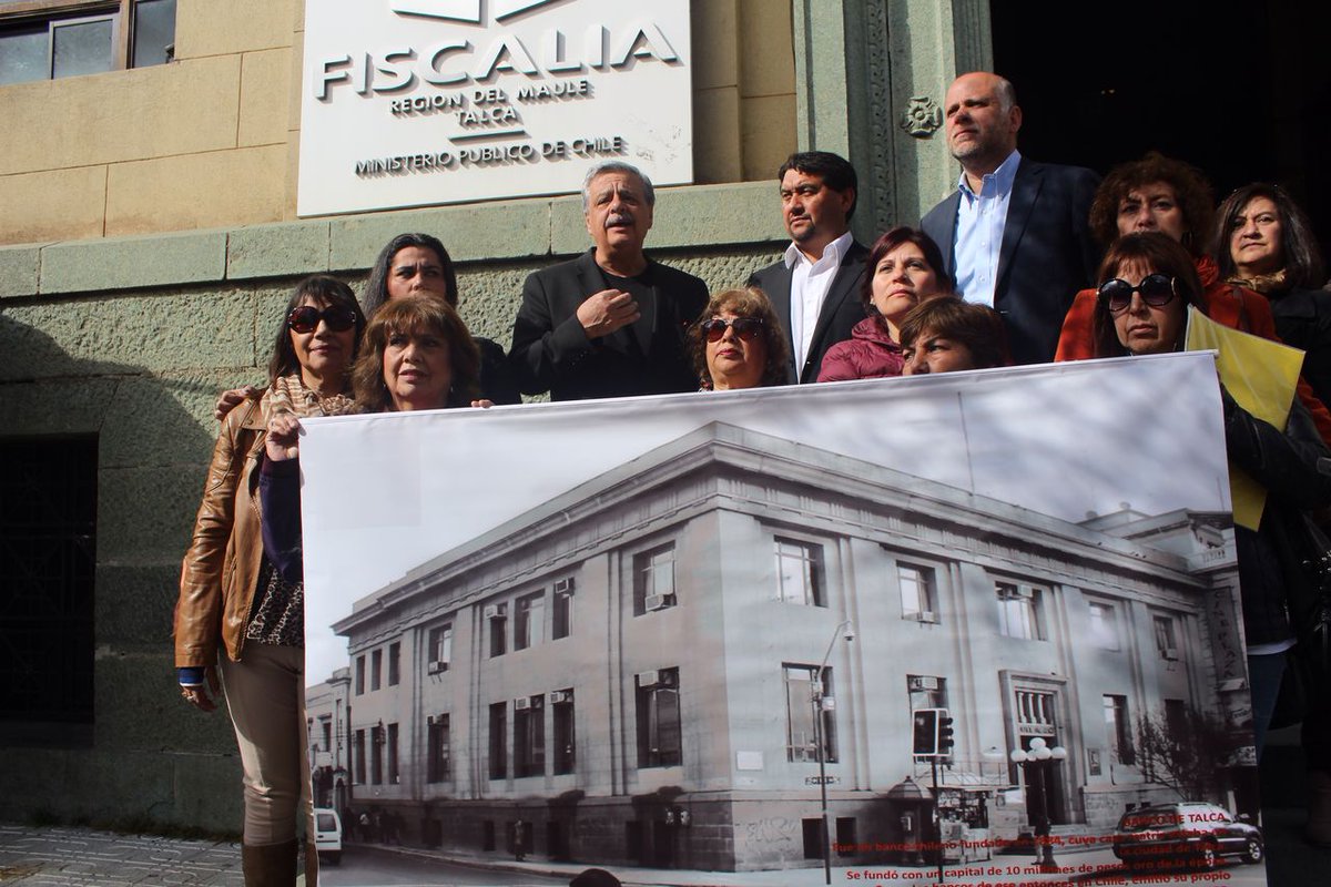 aguilo_sergio's tweet photo. Piñera, Talca te repudia por haber defraudado a un banco que ayudaba al desarrollo de la Región. Denunciaremos todos los delitos de Piñera! https://t.co/VCsTvOFwSM