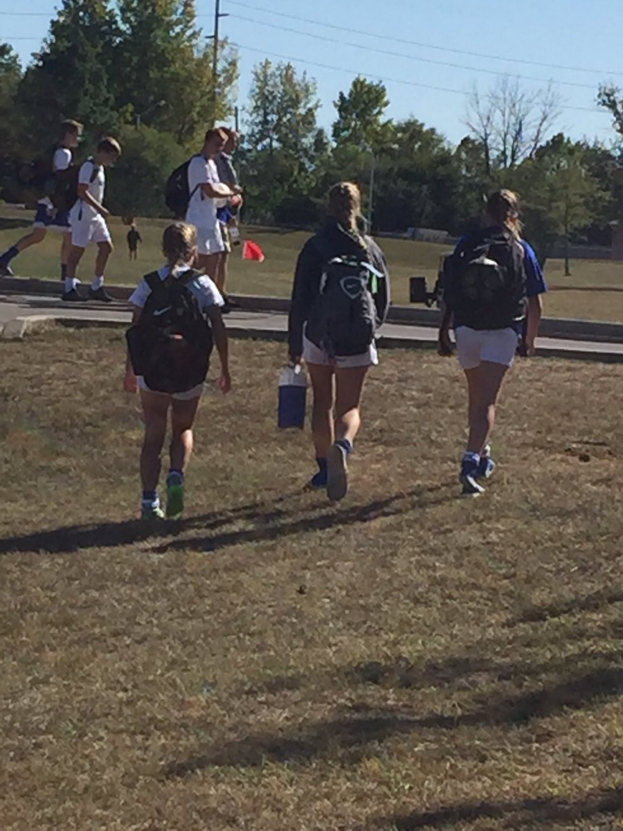 JillMath9's tweet photo. @CoachHeather7 thx for lending your girls! #greatadditions https://t.co/qAJjKNUuK8