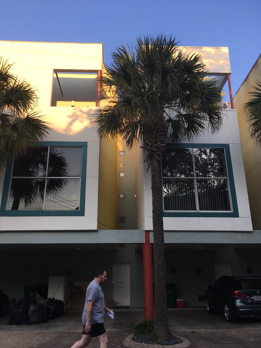 cmoney_htx's tweet photo. @ARQINTL in #BoulevardOaks, #Houston. #SoPoMo #PostModernism https://t.co/eHusDve1fk
