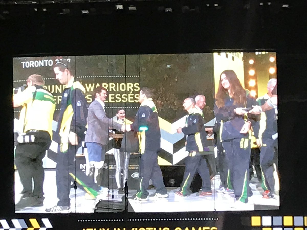 GlennKeysAspen's tweet photo. #AussieInvictus arriving at the closing ceremony of #Invictus2017 . Proud men and women showing us what courage looks like. Congratulations! https://t.co/r9BtnJQMmu