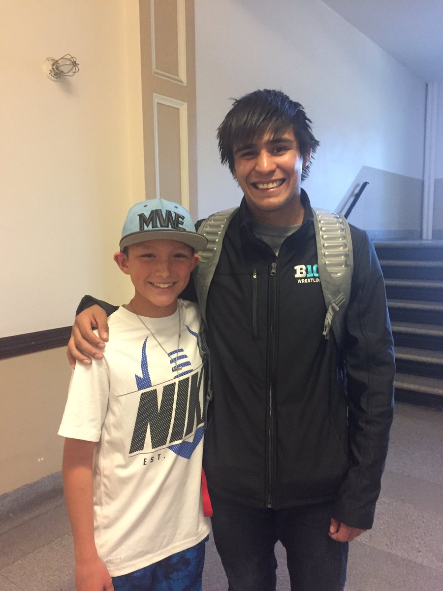 Bdjeffries's tweet photo. Thank you @IlliniWrestling for letting him see the wrestling room thank you @tapatio_125 for taking time to talk to him!! Made his day! https://t.co/9hmCRLdtxk