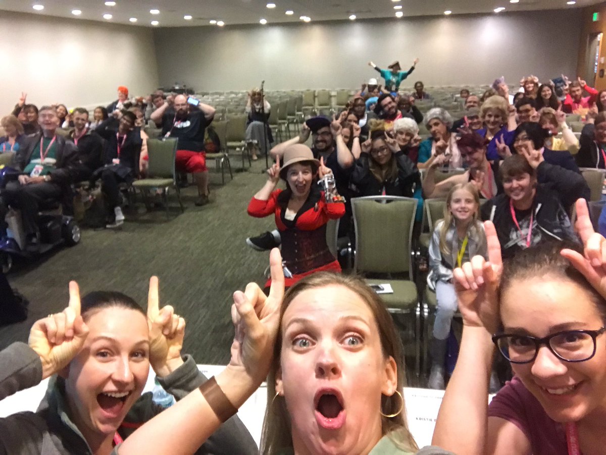 TheBugChicks's tweet photo. Our panel at #GGC17 is about to start!! #bugdork https://t.co/SVsD8DtRtg