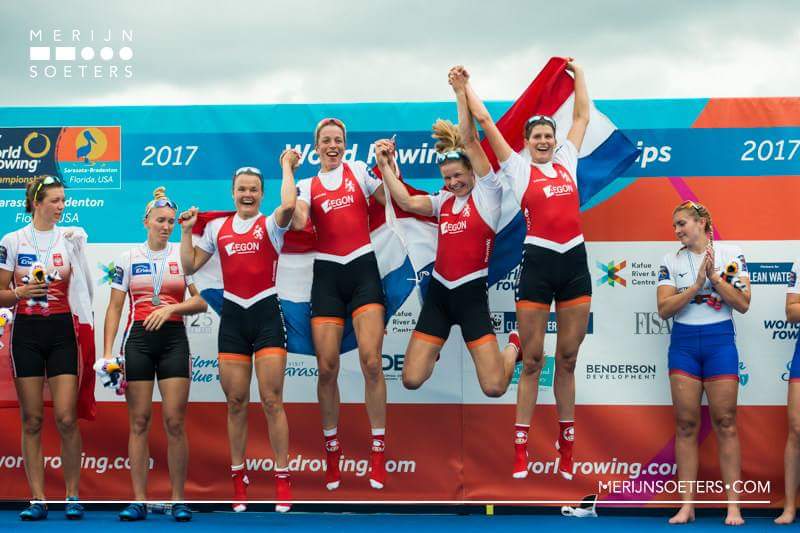 Wow kan het nog steeds niet geloven! We hebben het geflikt! Wereldkampioen! Trots! @JanssInge <a href="/SSouwer/">Sophie Souwer</a> en Olivia!