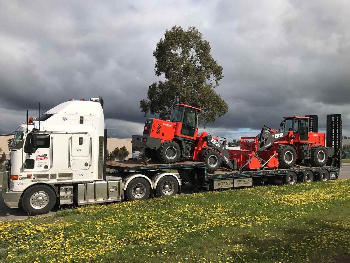 titanloaders's tweet image. Uneed Towing are loaded today with 2 x New Everun Wheel Loaders and headed for Elmore Field Days 2017. #everunaustralia #everunloader