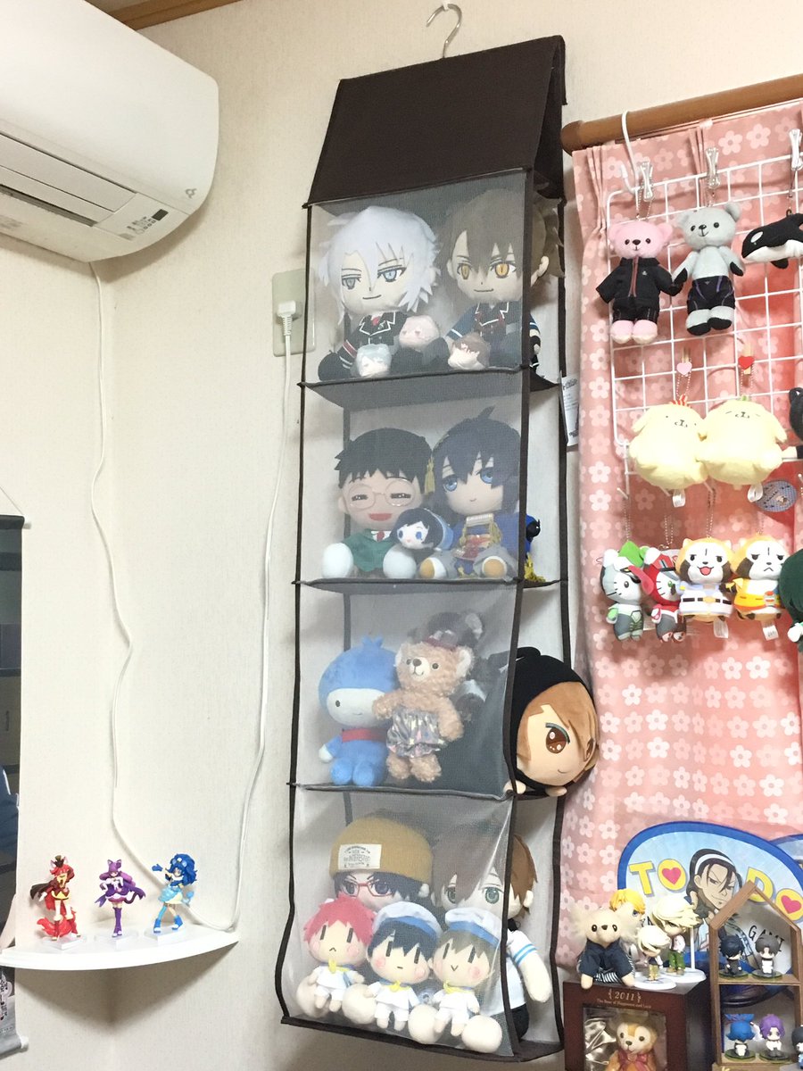 みすぽぽ Auf Twitter Tlで見かける収納術すぐに試したくなるマン バッグ収納ラックでぬいを収納するやつなかなか良き とりあえずおっきい子と隙間に適当にこまい子を詰めてみたけど 安定感もなかなか ぬい増やさないようにしなきゃと思うんだけど いつのまにか