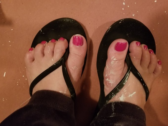 #footfetish #feet #paintfeet #toes #flipflops https://t.co/RPXooEpnge<a href="/tag/footfetish"class="tags">#footfetish</a><a href="/tag/feet"class="tags">#feet</a><a href="/tag/paintfeet"class="tags">#paintfeet</a><a href="/tag/toes"class="tags">#toes</a><a href="/tag/flipflops"class="tags">#flipflops</a>