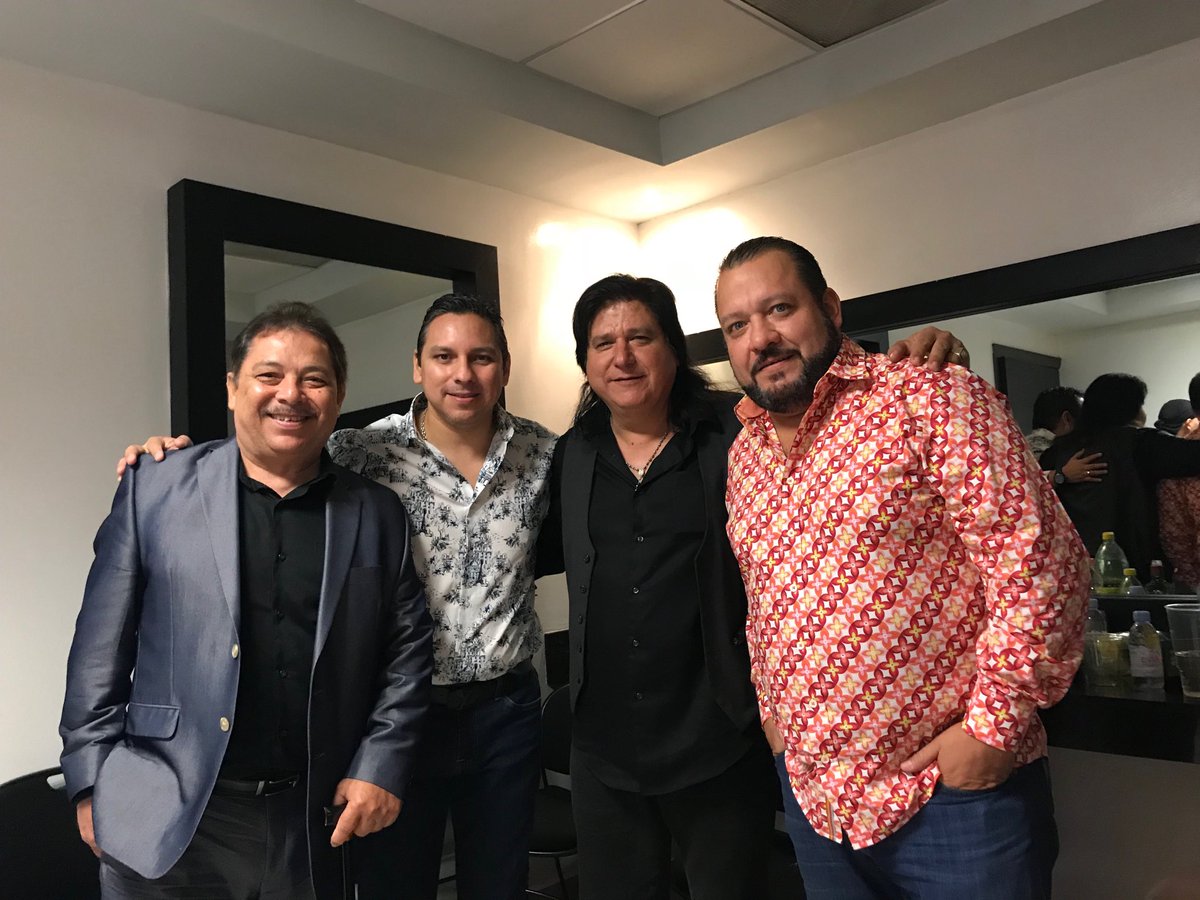 grupo_pesado's tweet photo. Pesado y Toppaz en @ArenaMtyOficial junto a @grupolaleyenda https://t.co/PymBFX1AxT