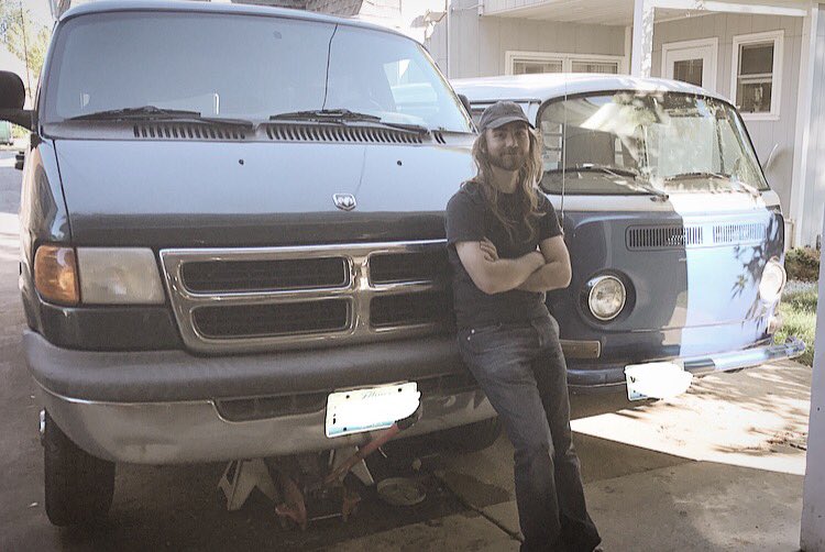 OhHeyImTim's tweet photo. Van life, putting in a new steering box and pitman arm on the dodge 👍🏻 #vanlife #greasemonkey #rollingheavy #vw https://t.co/W8fBJGMUpO https://t.co/vc2taZBtrF