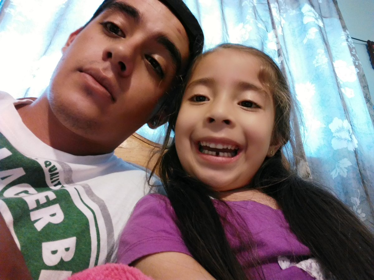 ErickDa57821062's tweet photo. Tiempo de calidad 👌
#niñeraporundia #sindiente
#familia #PersonaEBC  @ALEXCARPIZO https://t.co/ttLmzuxbIz