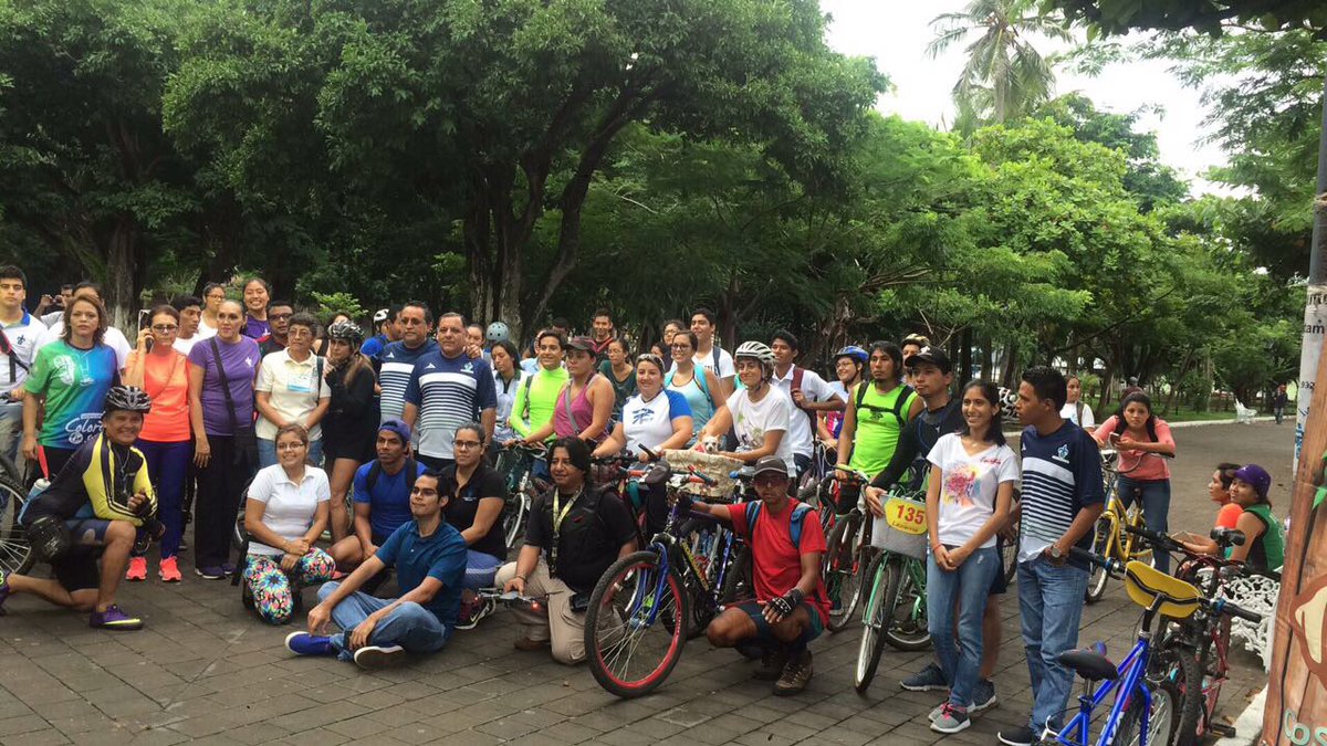 Gran participación en la 2a Rodada Universitaria. Por una movilidad urbana sustentable. <a href="/SaraLdeG/">SaraLadróndeGuevara</a> <a href="/cosustenta_ver/">CoSustentaVer UV</a> <a href="/Juliofut/">Julio Mora Olivo</a> <a href="/rossana_ortega/">Rossana Ortega</a>