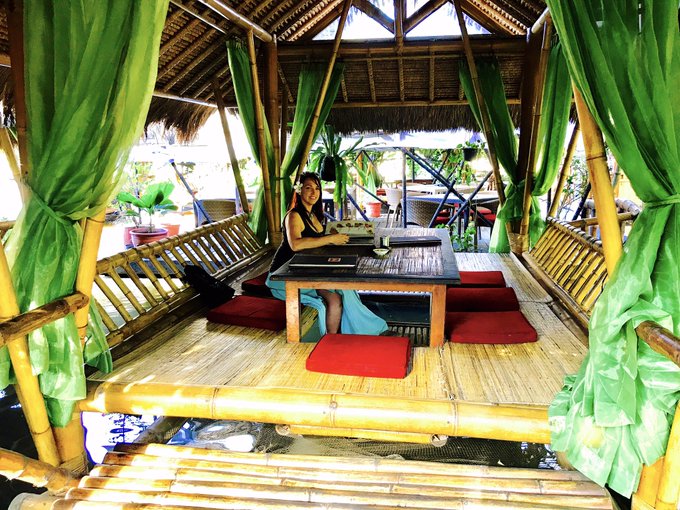 Bali is so good to me! I'm trying all the crazy food: jellyfish, sharkfin soup, durian, squid, and mantis<a href="/tag/grammys2016"class="tags"><span>#grammys2016</span></a>