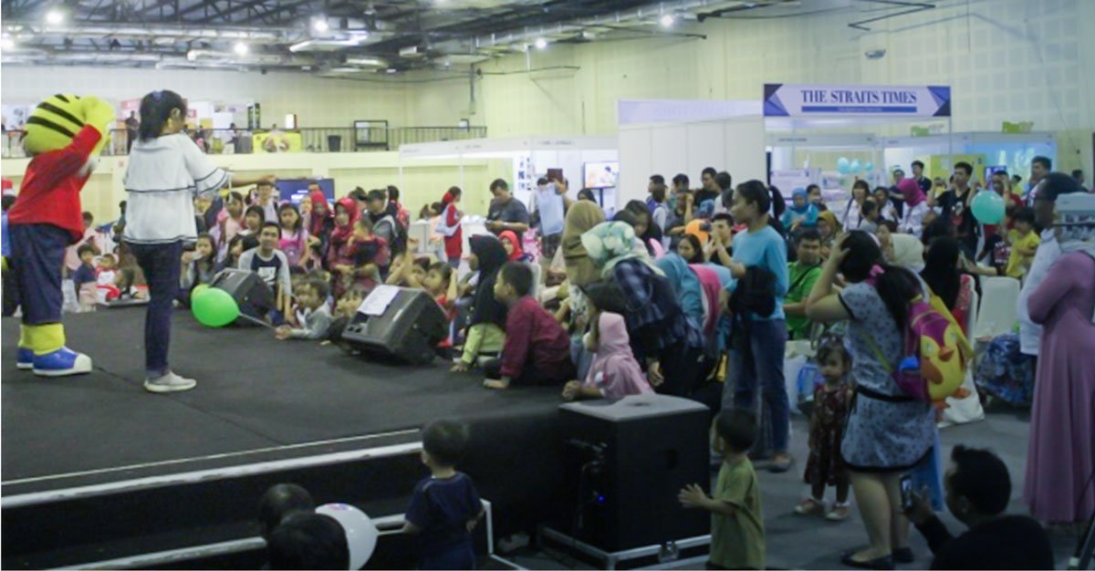 NYRitaZein's tweet photo. Shimajiro at Smart Kids Asia (4-6 August 2017) #Shimajiro #ShimajiroShow #BenesseCorp #SmartKidsAsia #preschool #preschooleducation https://t.co/mCl1JGmH8b