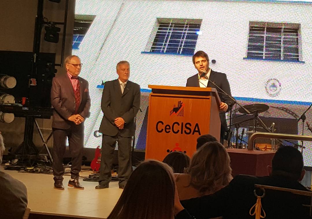 LichiScarlatto's tweet photo. #RioTercero estamos compartiendo la cena anual del #CeCISA https://t.co/wd45yIG5KF