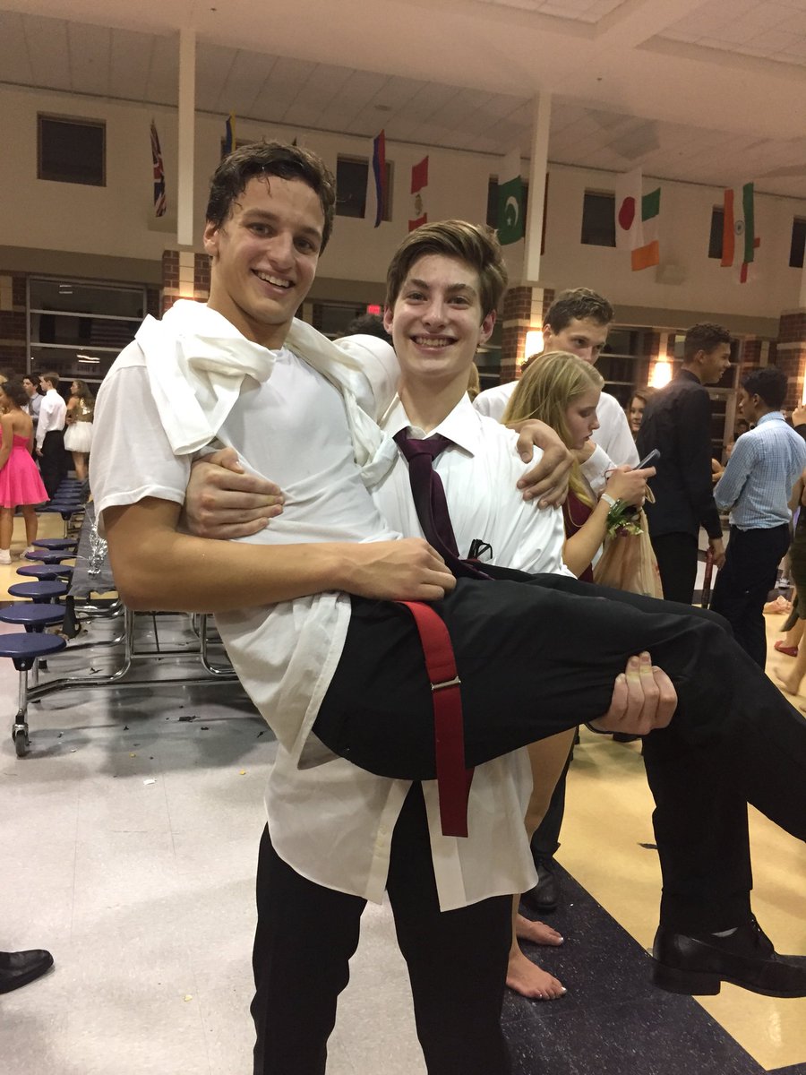 ryan_kess10's tweet photo. @apgraver86 HAPPY BIRTHDAY ADAM ❤️❤️ i miss you dude let’s hang soon https://t.co/e6Q3GToCW4