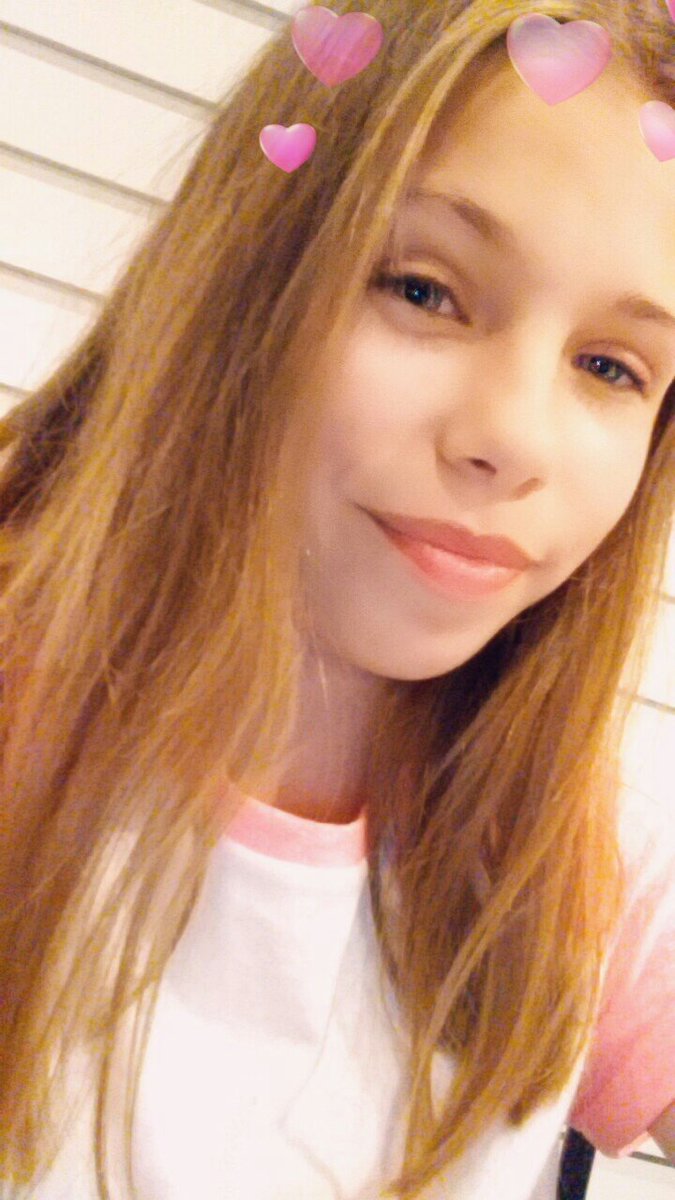 sasharae18's tweet photo. From earlier💖💖 #StrangerThings2 #SaturdayNight https://t.co/aa8eRJ17Ov
