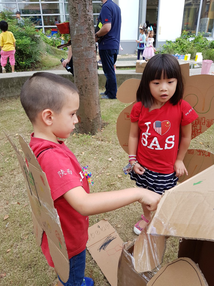 kimbrap's tweet photo. Angel wings always a big hit #cardboardchallenge #espdrocks #prek @CainesArcade https://t.co/6wjcARXURN