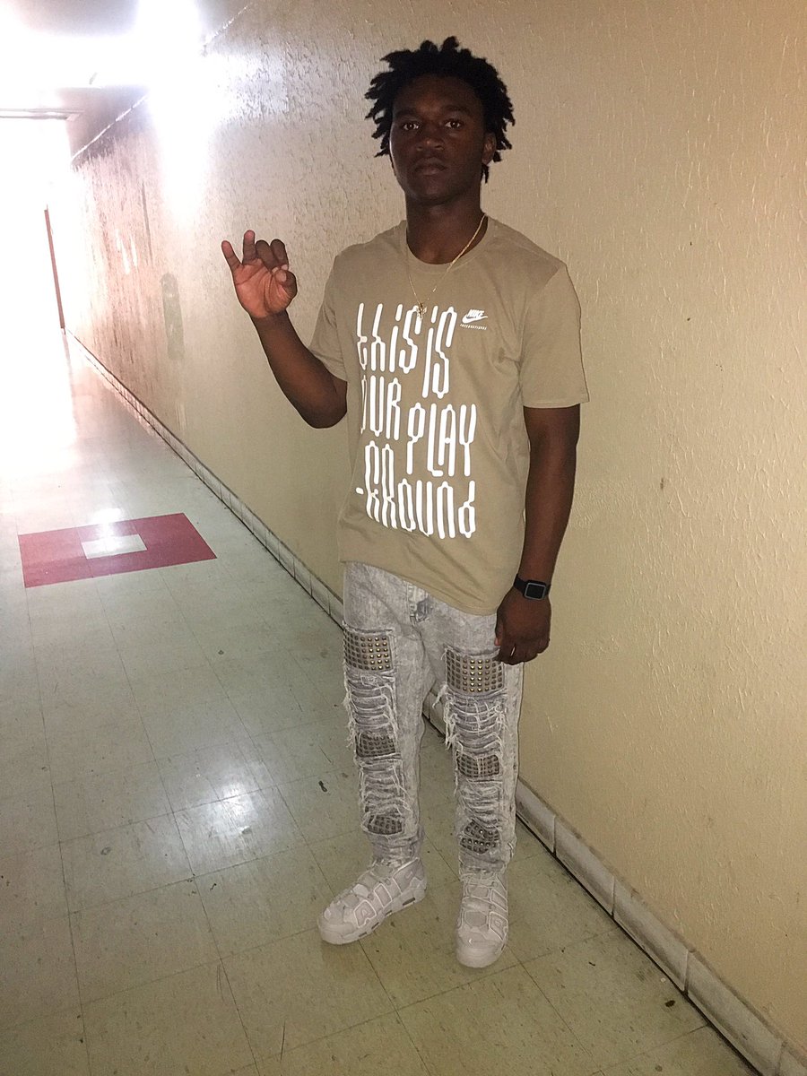 Getfresh_joe's tweet photo. Young Nigga Blessed ๐ฐBetter Believe It ๐ฏ
#LongLiveLuck๐ผ๐พ https://t.co/zYcRFRqbhB