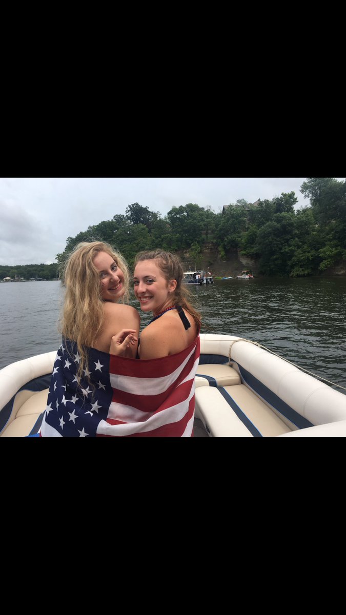 kaitlyn_popejoy's tweet photo. screaming hbd to the sweetest girl i've ever met💗💗 love u so much Em hope u had the best day! imysm best friend can't wait to see u🎉 https://t.co/KtfWCzdQrS