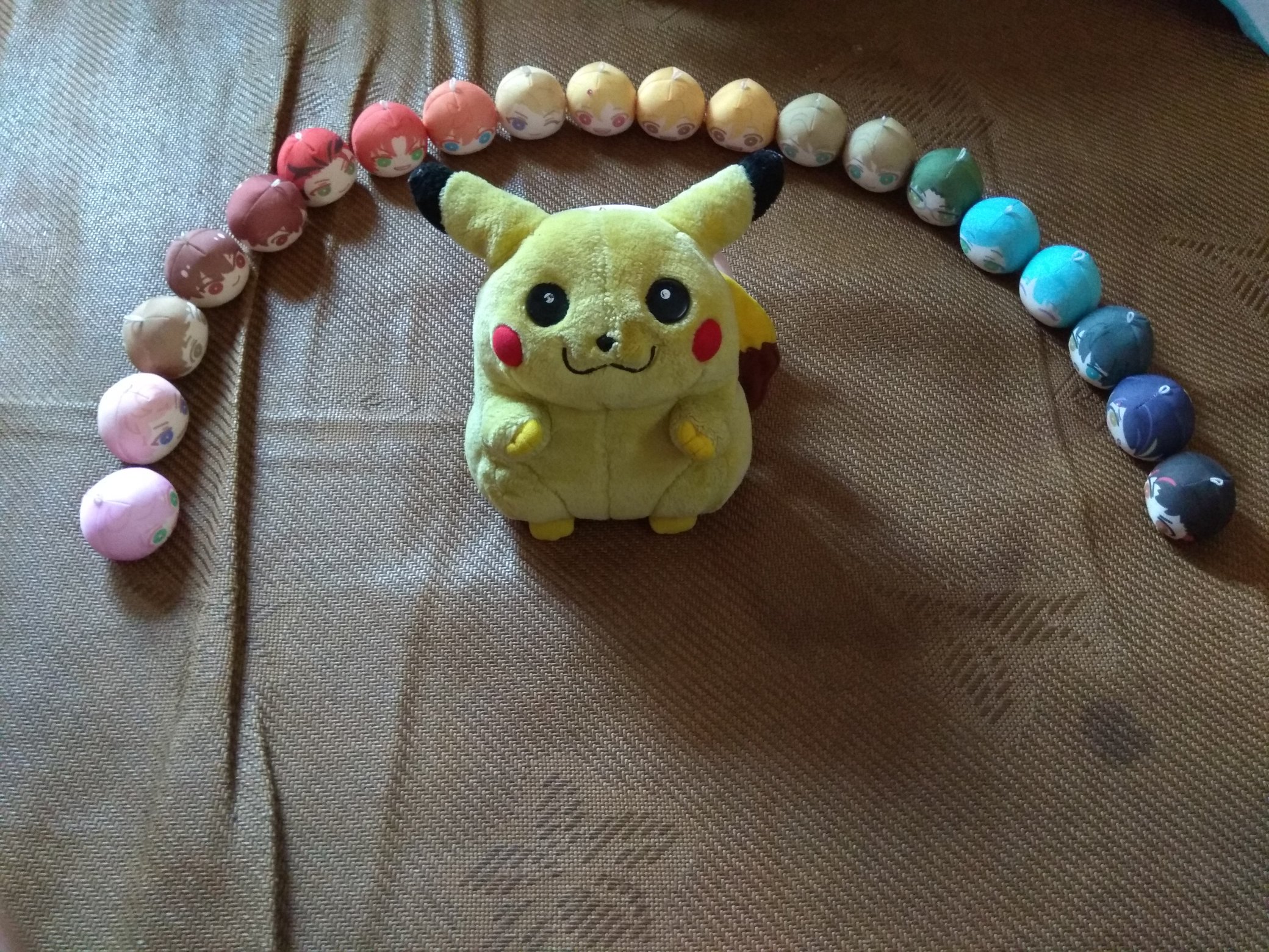 ゆゆ おまんじゅう達とピカチュウ このピカチュウの名前は 瘦皮 ソゥピィ 瘦皮は私の１歳誕生日のプレゼント 大切のものだ ピカチュウ あんスタおまんじゅう T Co 0tpusyqqyp Twitter