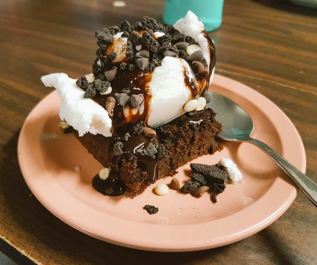 BedfordGGC's tweet photo. And like every Girl Guide Camp, food is amazing! @GGCNovaScotia #Quest2017 https://t.co/J8mcsXCeY5