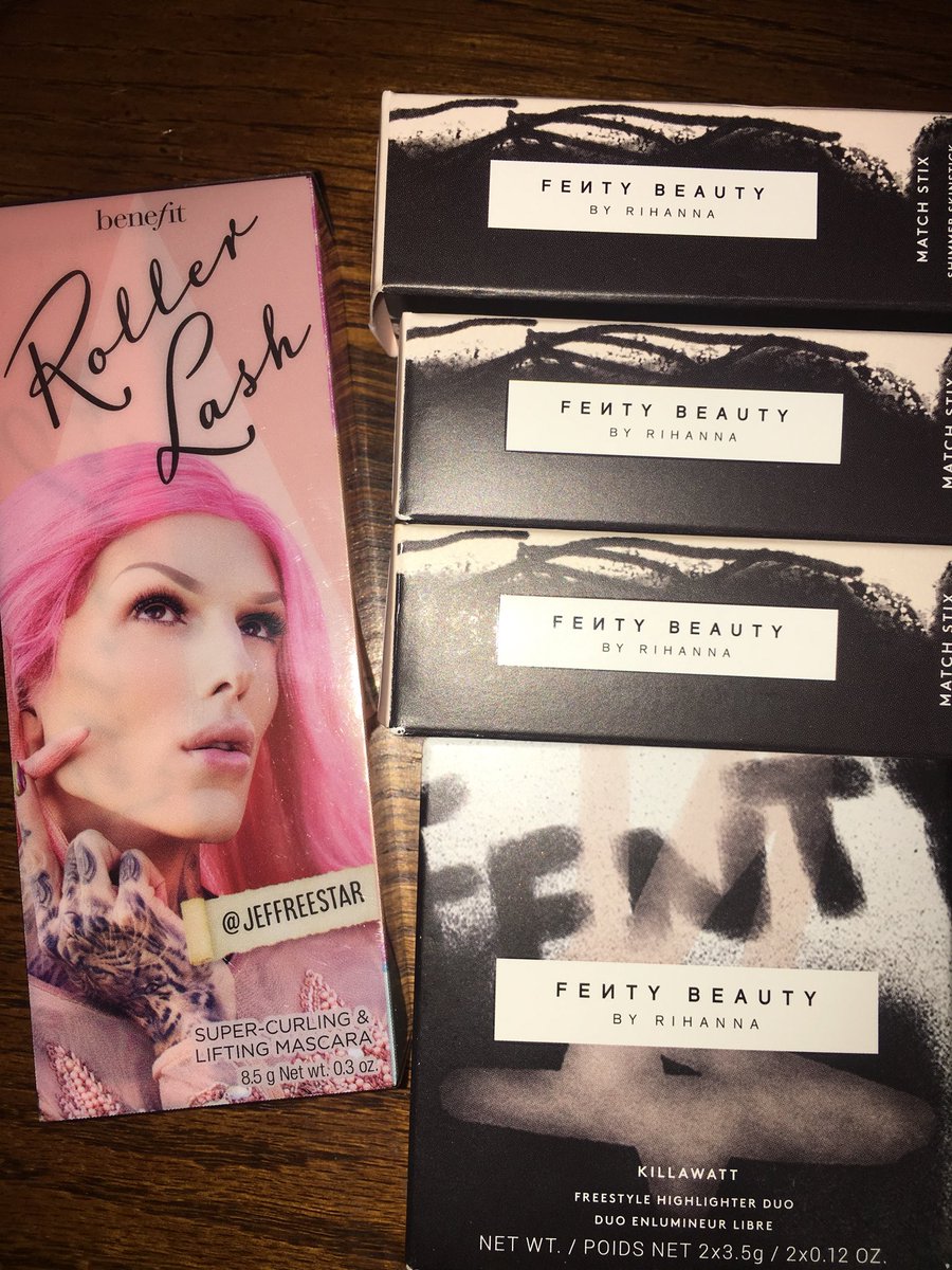VallejoMandy's tweet photo. Treat yo self baby girl 💁🏽 #makeup #jeffreestar #benif #FentyBeauty https://t.co/zFkwwdYaeW