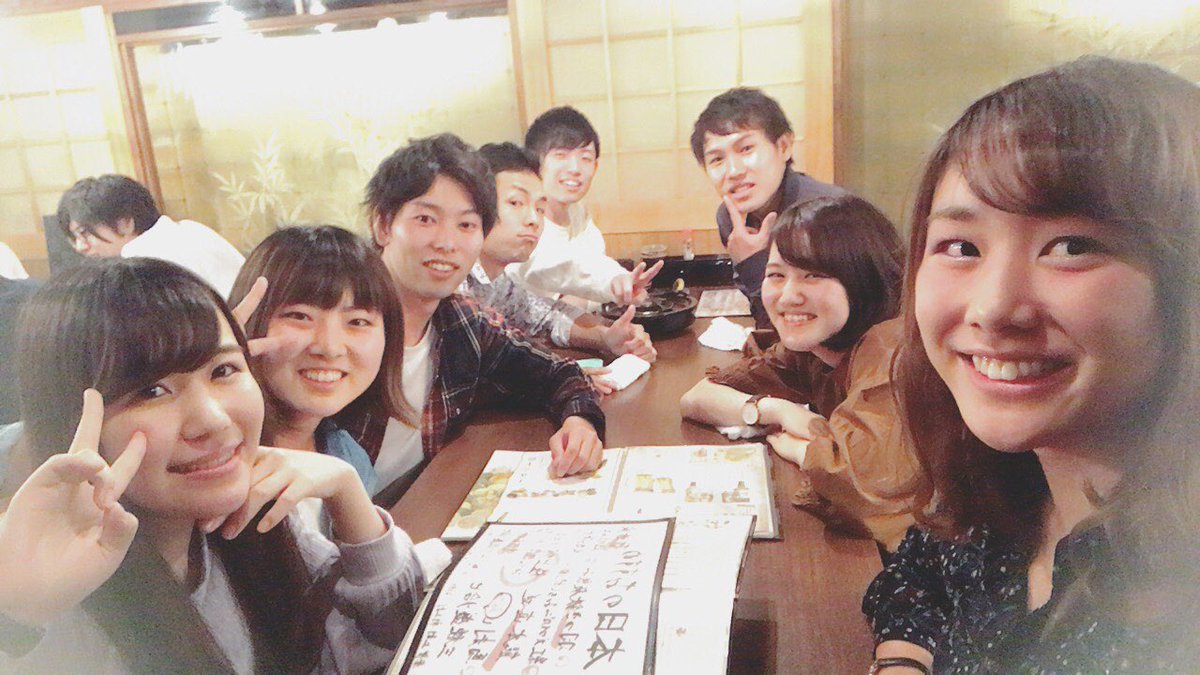 kishimoto2017's tweet photo. 昨日は岸本ゼミのOBOGの先輩方が来て下さり、就活セミナーを行いました✨沢山お話してくれて、とてもタメになりました！久々に���輩方に会えて楽しかったですね😆💕 https://t.co/wicnL3qjsp