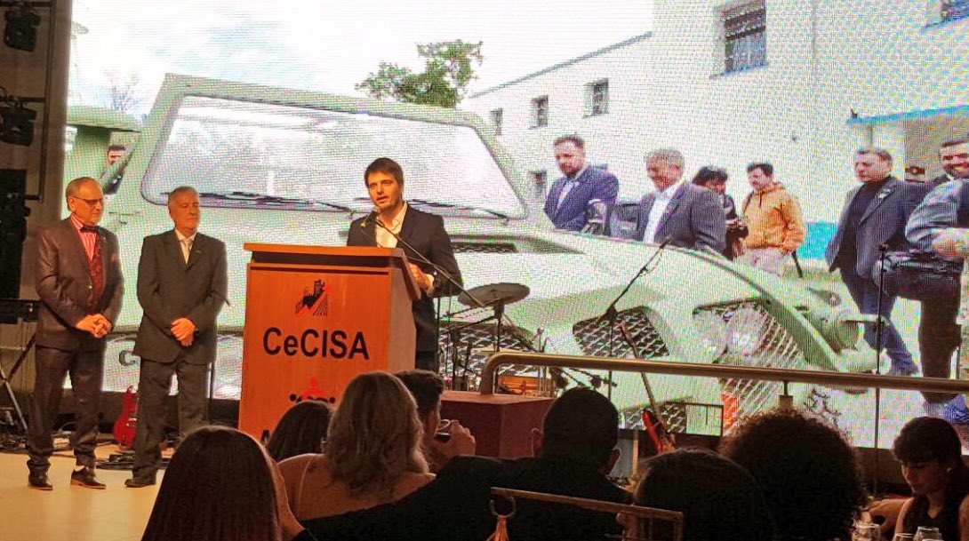 JC_Scotto's tweet photo. #CeCISA Dejamos el saludo del gobernador @JSchiaretti a todos los empresarios y comerciantes. Felicitaciones por aportar generando empleo.👏 https://t.co/qvWzARDM8C