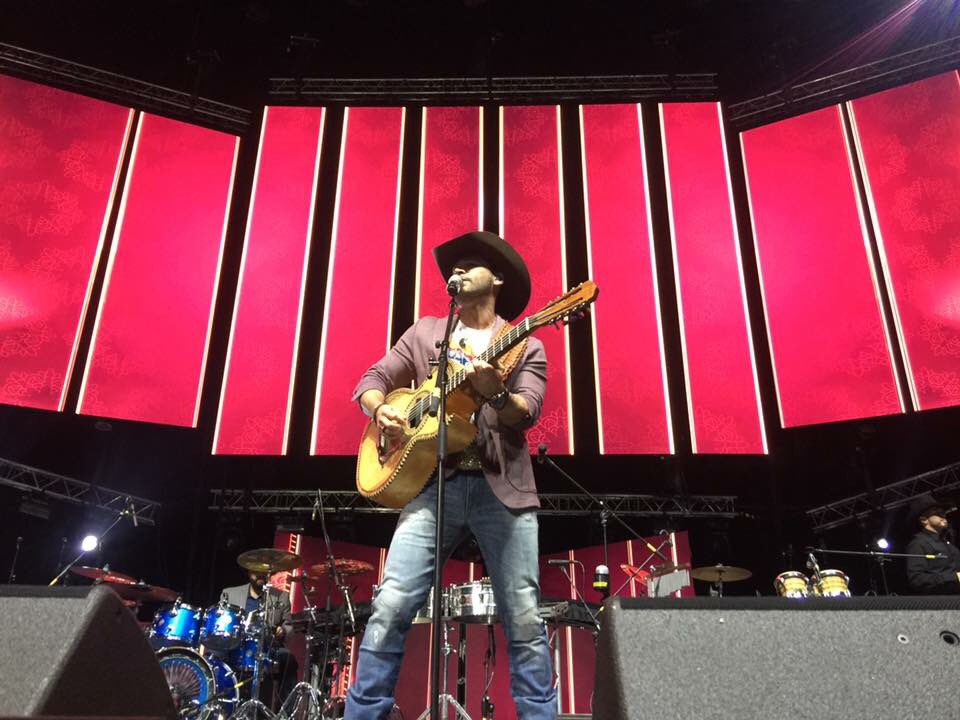 Remex_Music's tweet photo. Gran noche que está causando @grupolaleyenda desde la @ArenaMtyOficial 🤠🎶 #ViveLaLeyenda #PuroRemex https://t.co/nuaJMc7nyy