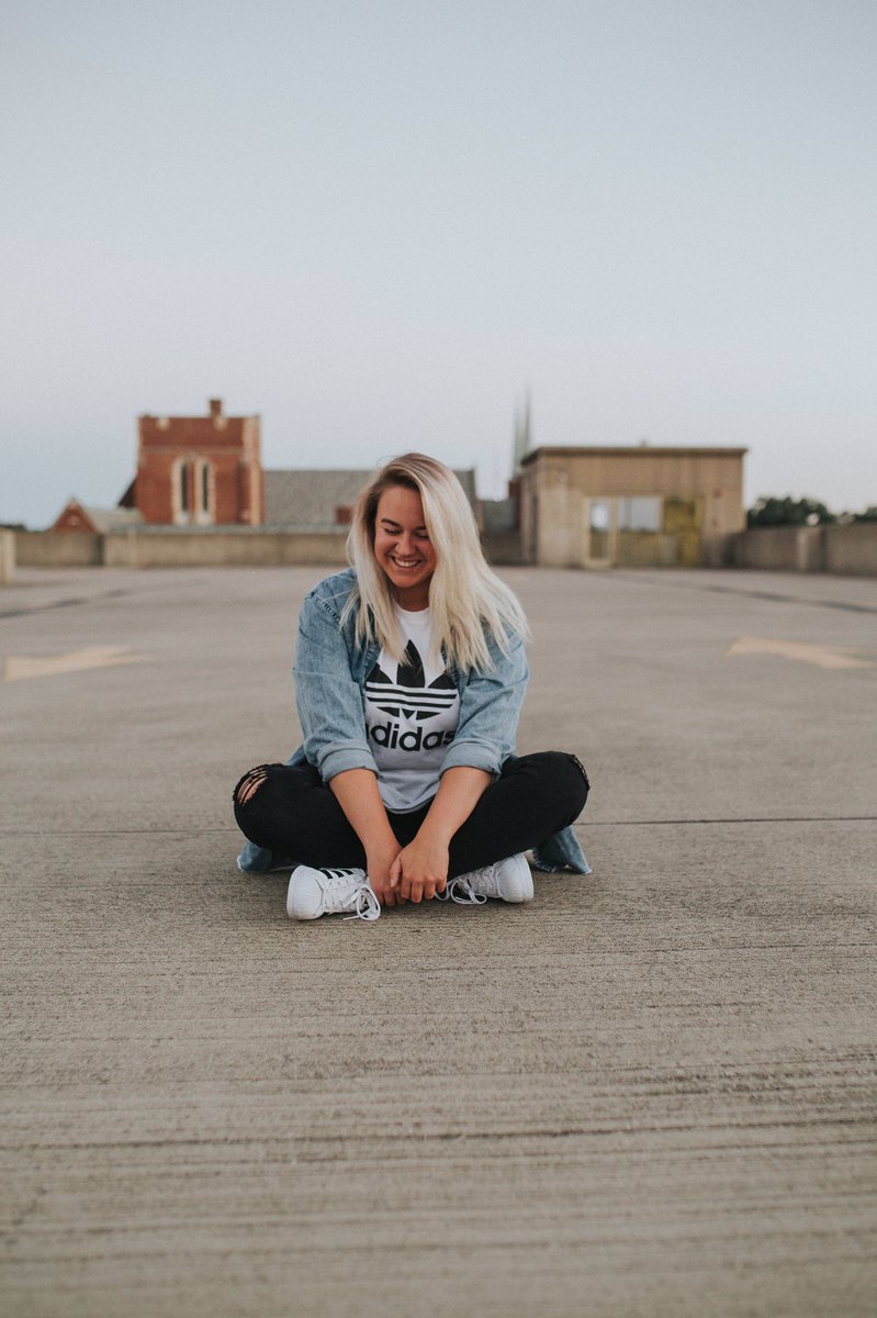 KendraDuPont's tweet photo. Rooftop hangs. #AssociateAd #PacSunStyle https://t.co/iKWMIXLiTj