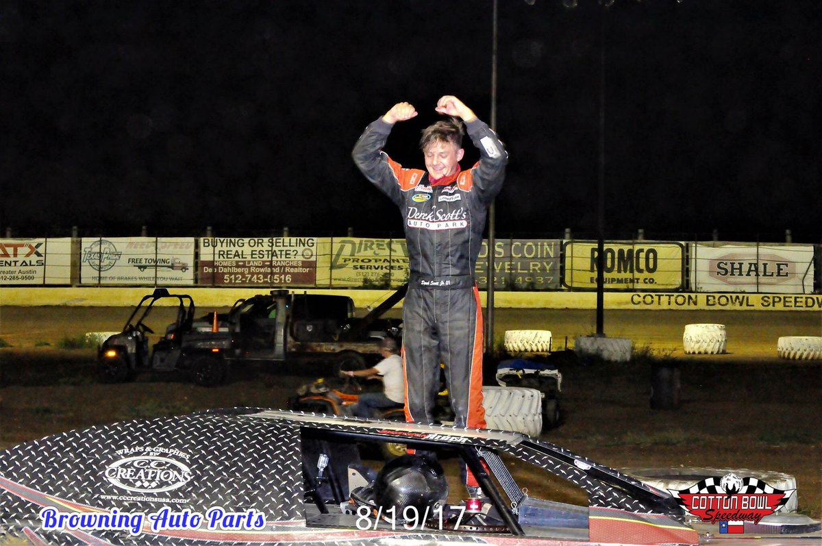 Derekscott511's tweet photo. Win number 2 maybe!?? 🏁🏁🏁 soooo exited! https://t.co/LXEFDo0n9X