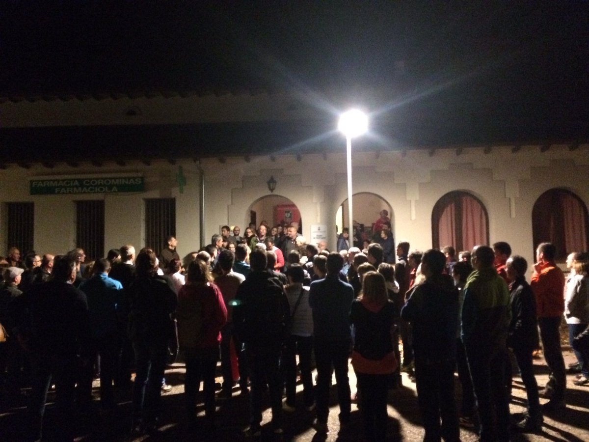 davidflorido's tweet photo. Sant Privat d'en Bas, 6:30 #referendumRAC1 https://t.co/0DOkQtSHzg