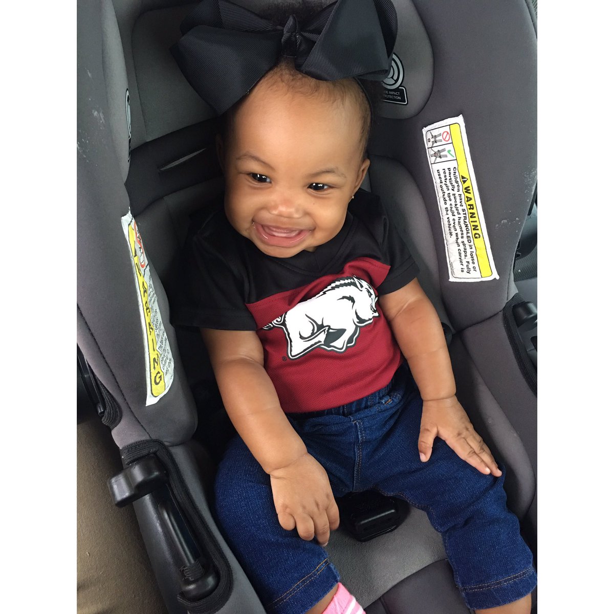 beautiful1loren's tweet photo. Mommy's Little Princess #RazorbackFan #WoooPigSoieee https://t.co/dHbGPsyT2e